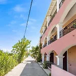Apollon Apartment Pondi