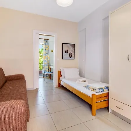 アパート Apollon